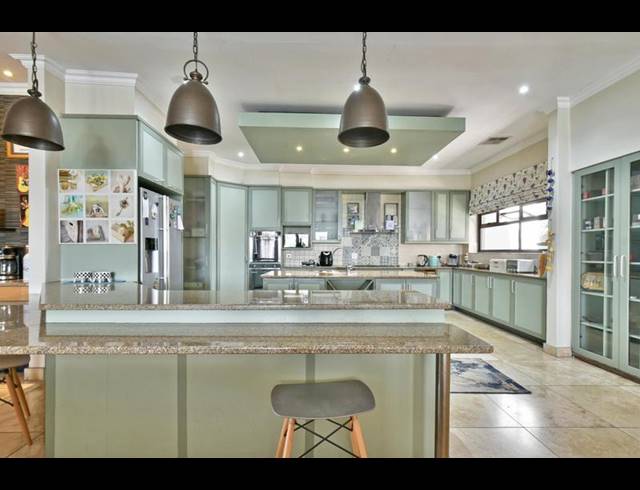 4 BEDROOM HOUSE FOR SALE IN BRYANSTON